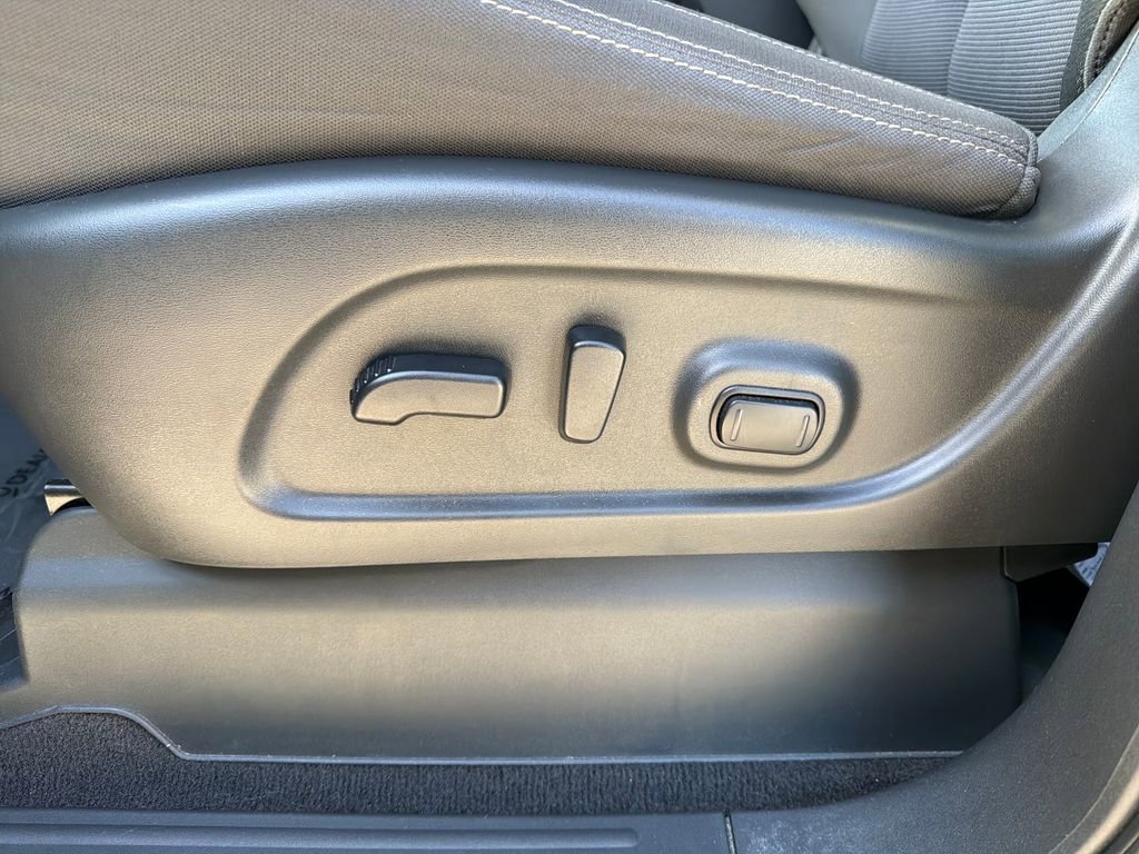 Certified 2021 Nissan Titan SV w/ SV Convenience Package image 16