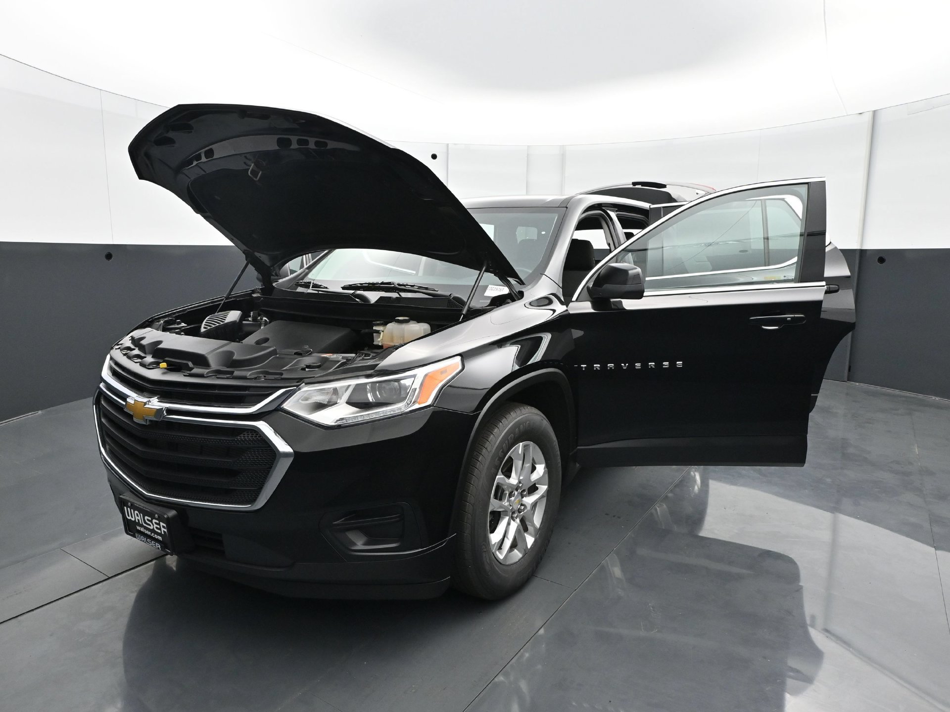 Used 2021 Chevrolet Traverse LS AWD/4WD image 27