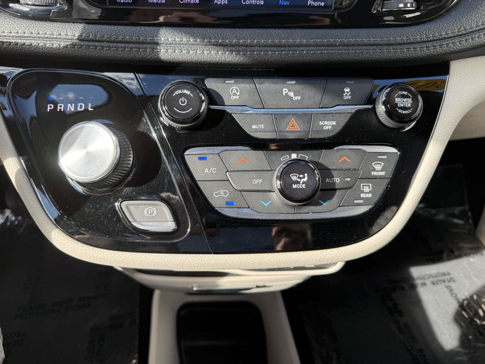 Used 2019 Chrysler Pacifica Limited FWD image 15