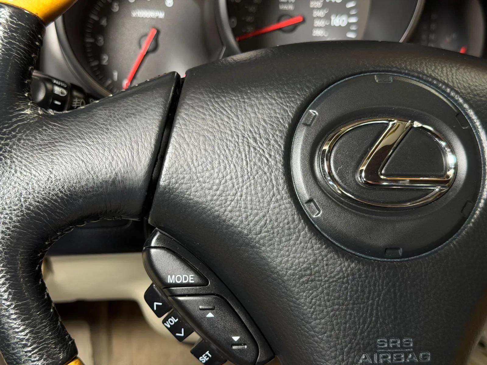 Used 2004 Lexus SC 430 Convertible RWD image 26