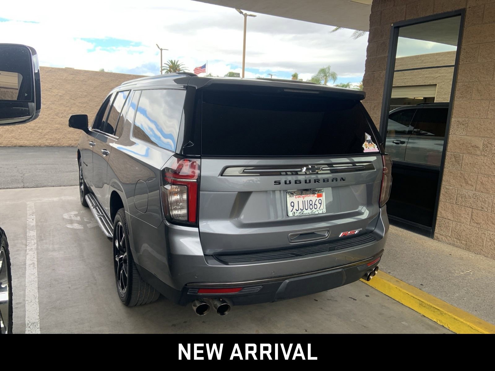 Used 2022 Chevrolet Suburban RST w/ Sport Performance Package AWD/4WD image 6