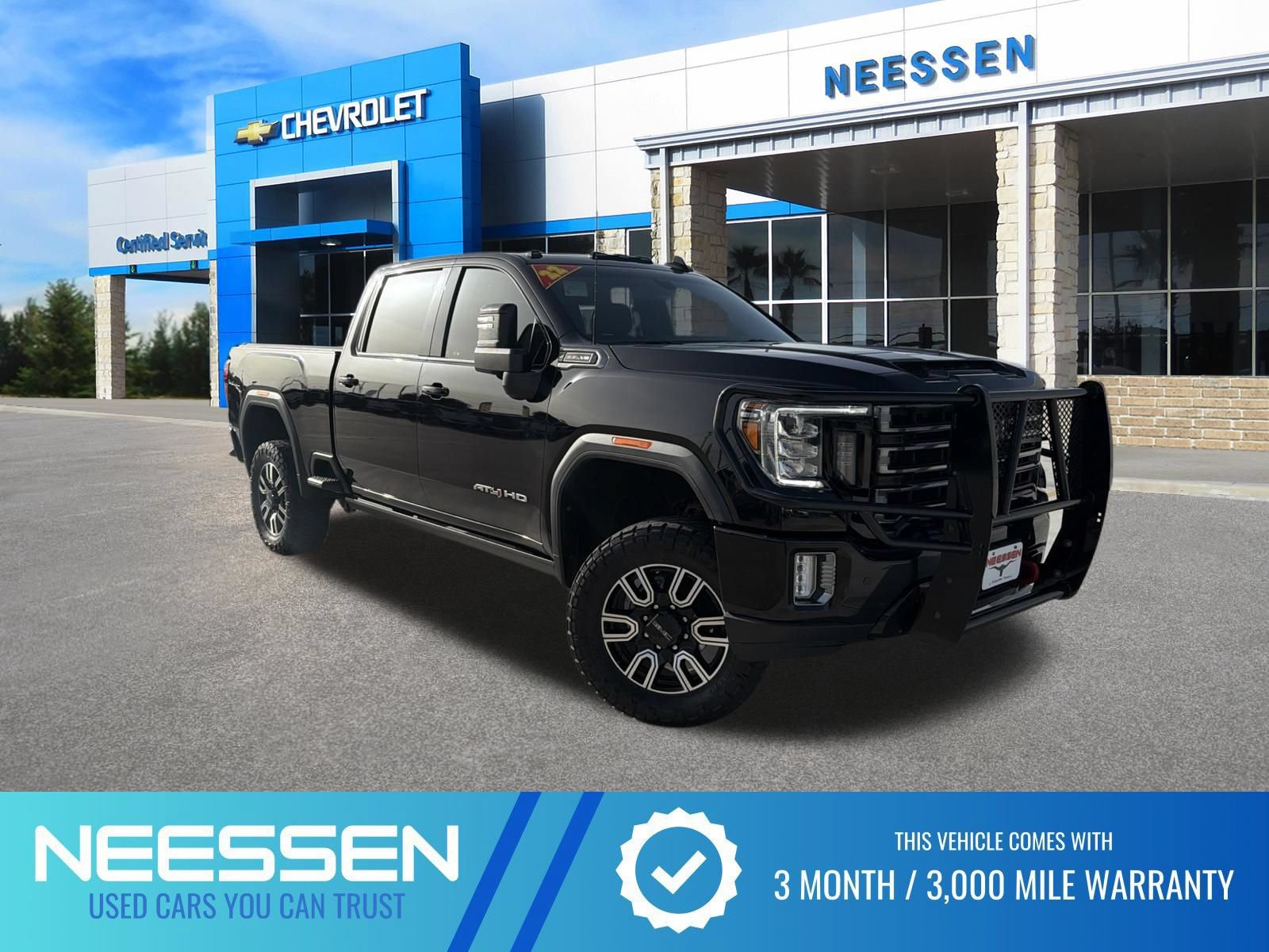 Used 2022 GMC Sierra 2500 AT4 w/ AT4 Preferred Package AWD/4WD image 1