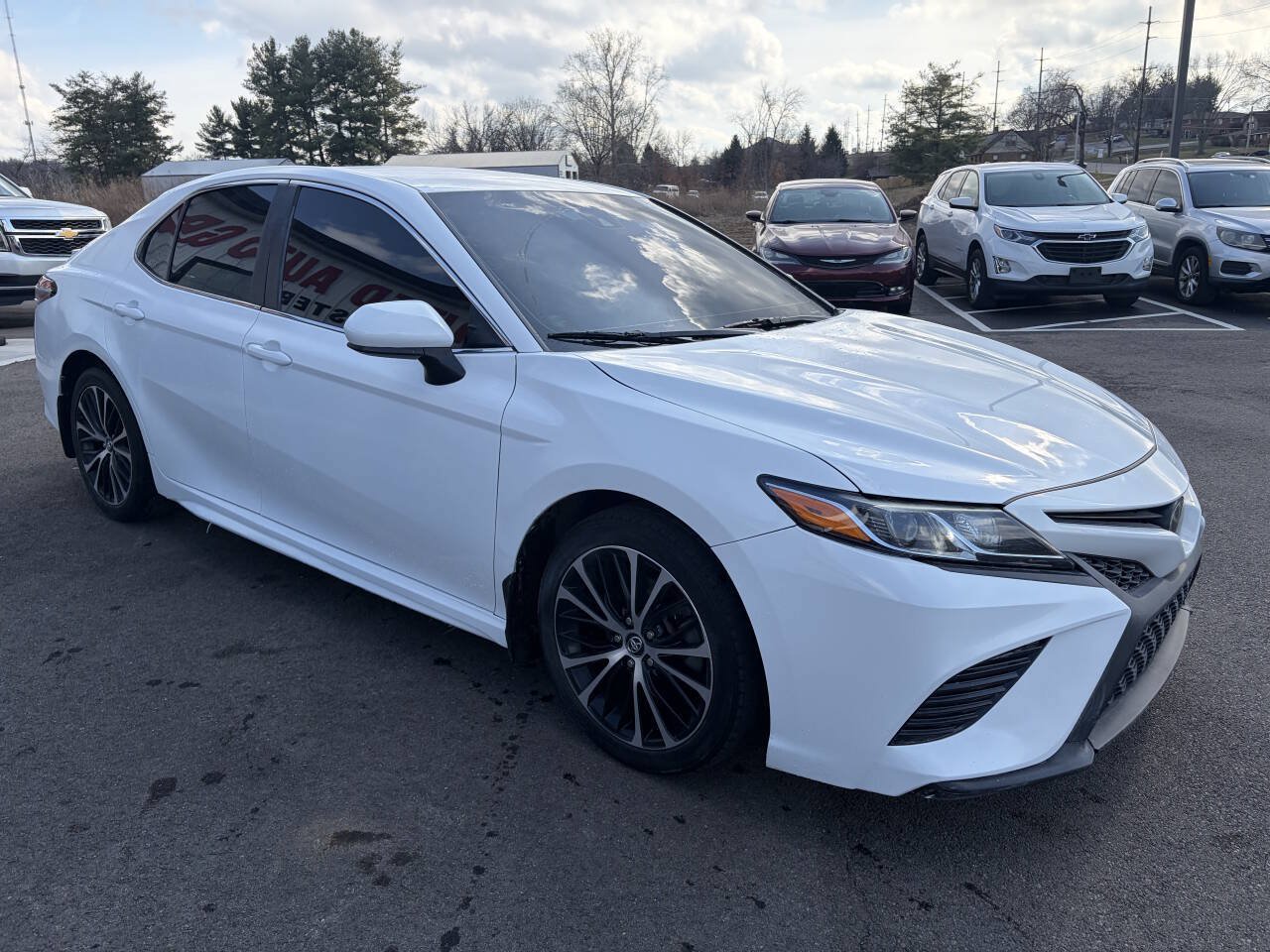 Used 2020 Toyota Camry SE FWD image 5