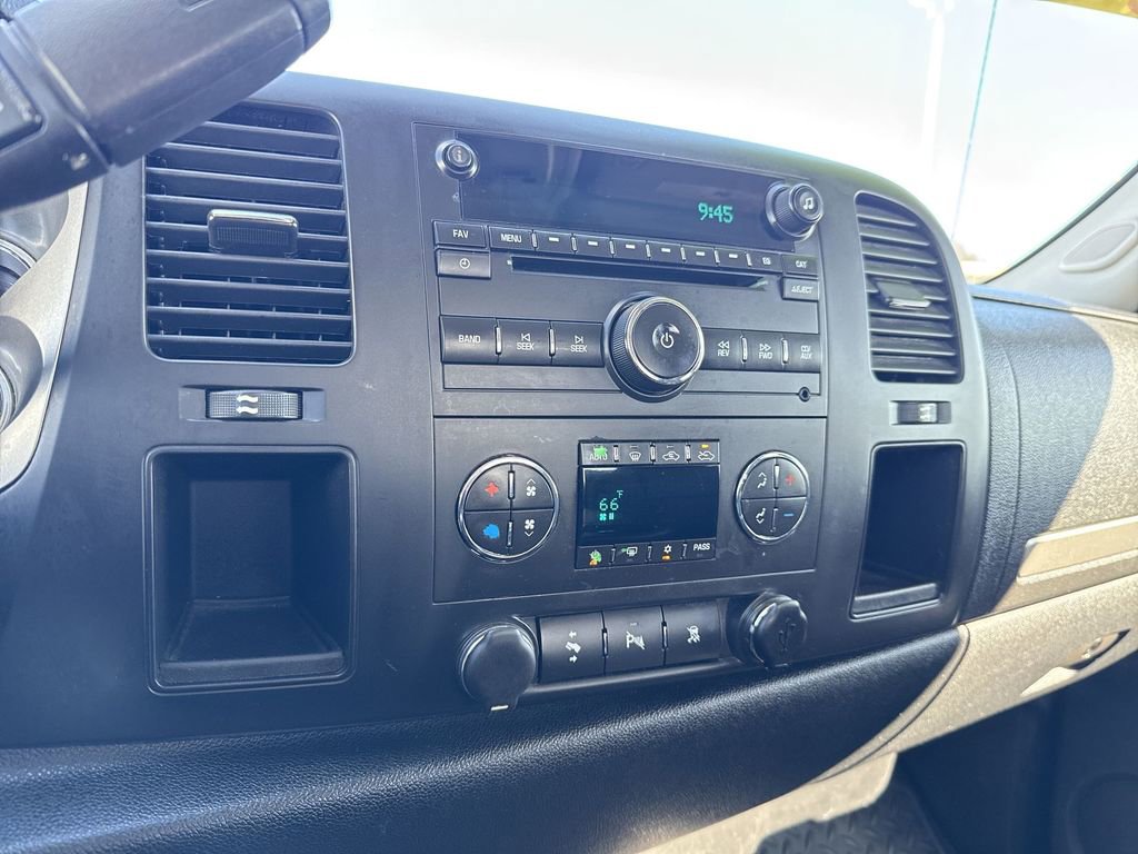 Used 2010 Chevrolet Silverado 1500 LT w/ Power Pack Plus image 11