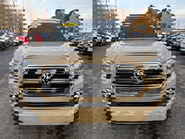 Used 2017 Toyota Tacoma Limited image 2