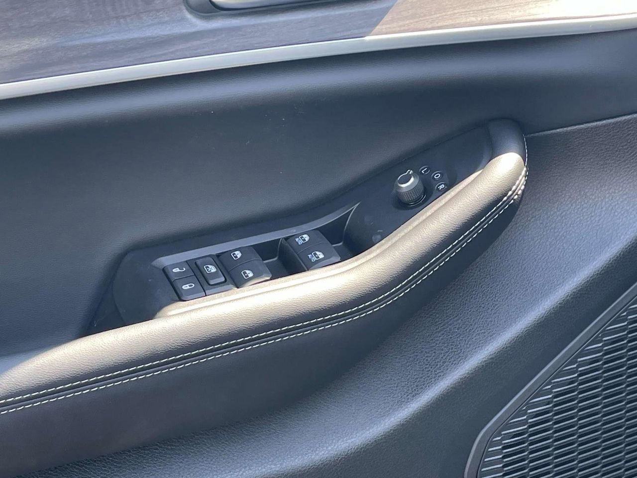 New 2025 Jeep Grand Cherokee L Limited w/ Black Appearance Package image 30