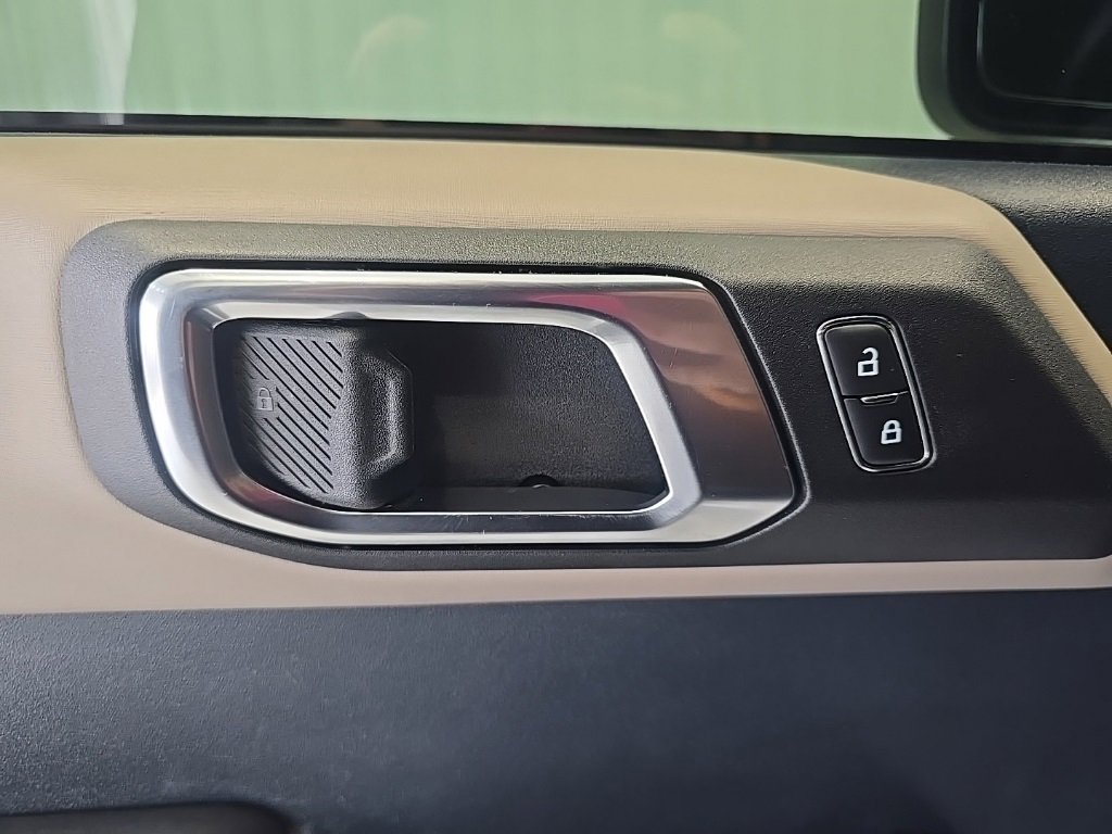 Used 2024 Ford Bronco Wildtrak image 13