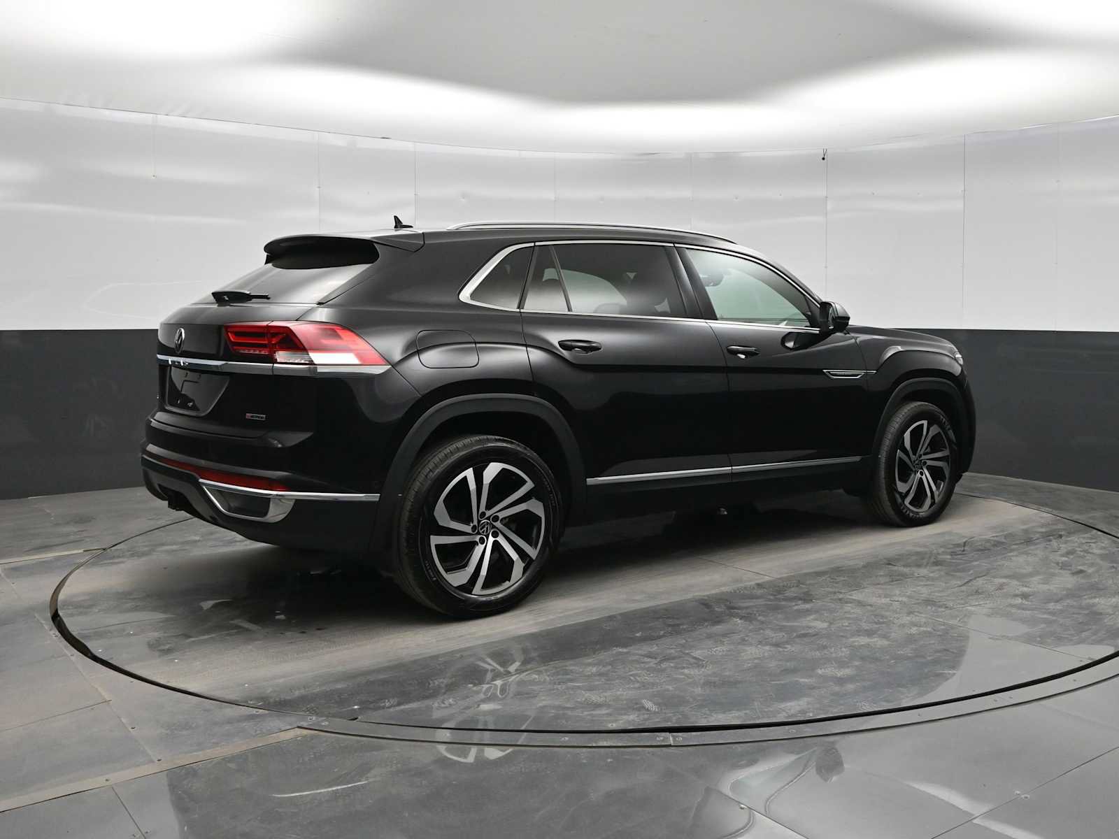 Used 2021 Volkswagen Atlas Cross Sport SEL Premium AWD/4WD image 8