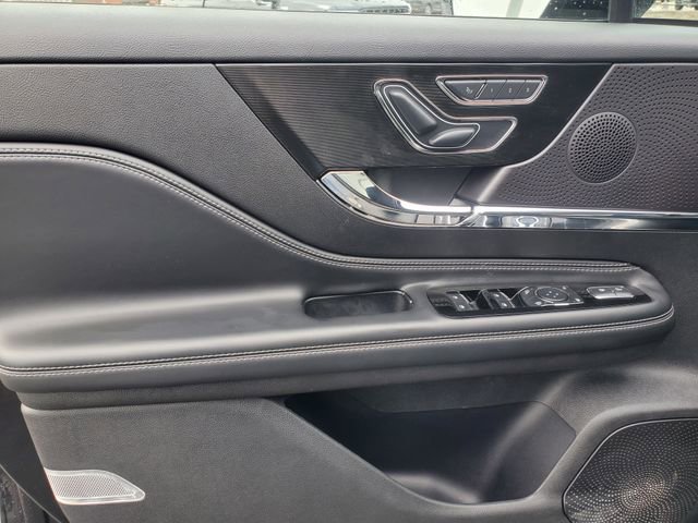 Used 2024 Lincoln Corsair AWD w/ Equipment Group 101A image 8