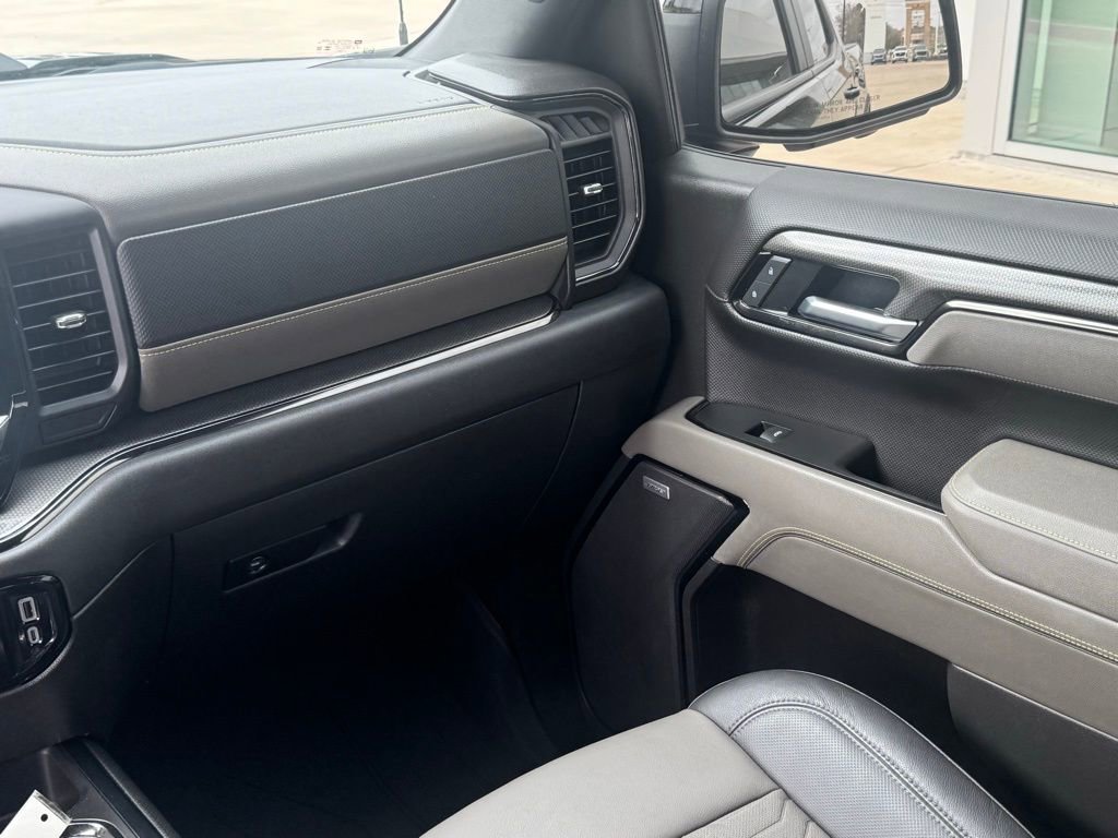 Used 2025 Chevrolet Silverado 1500 ZR2 w/ Technology Package image 24