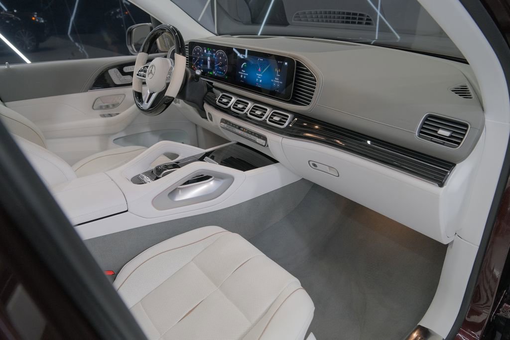Used 2022 Mercedes-Benz Maybach GLS 600 4MATIC image 53