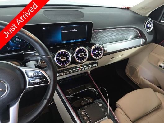 Used 2021 Mercedes-Benz GLB 250 w/ Premium Package image 11
