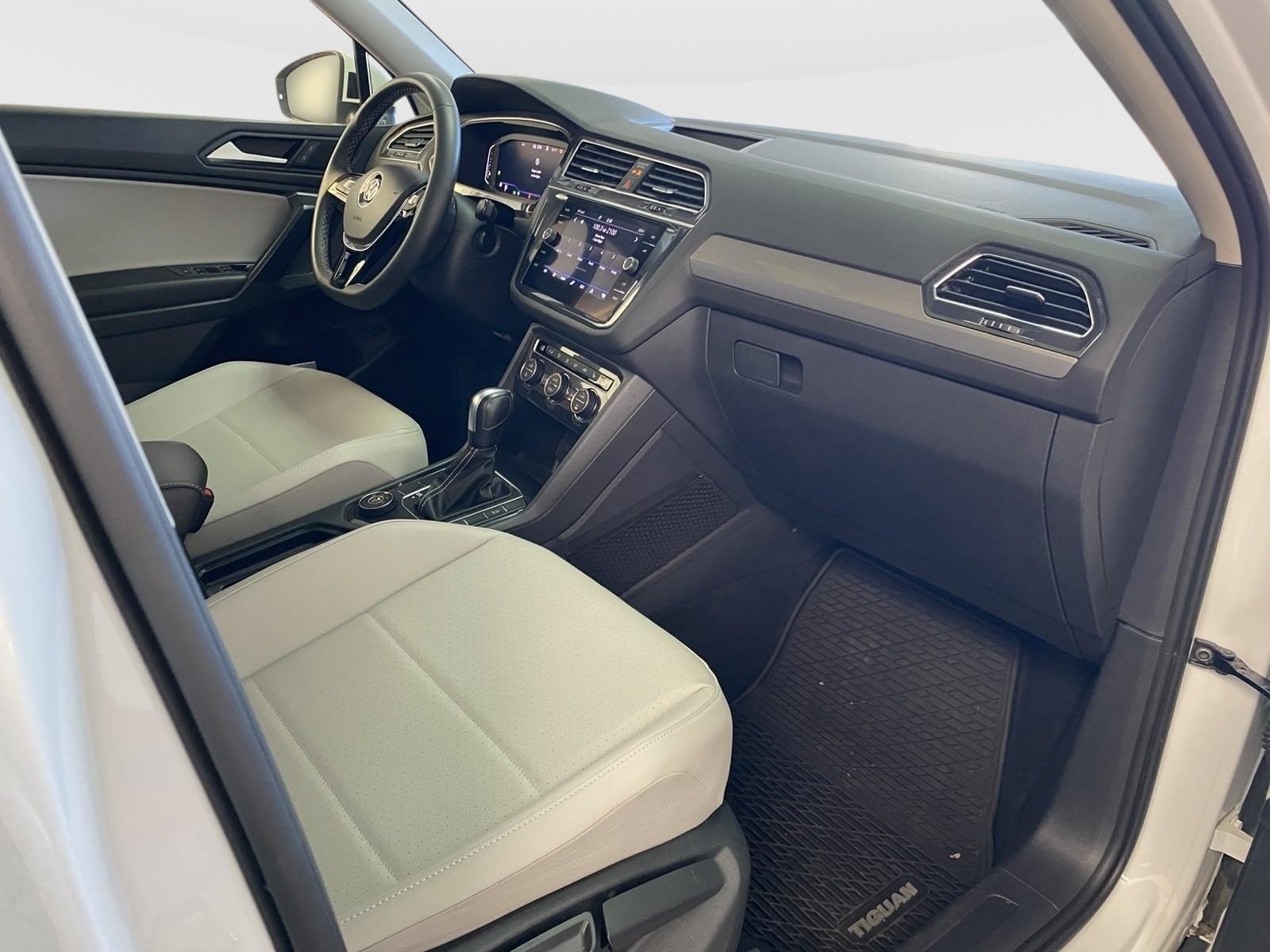 Used 2021 Volkswagen Tiguan SEL w/ 3rd Row Seat Package AWD/4WD image 8
