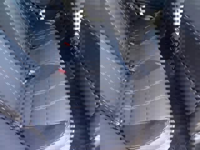 Used 2021 Land Rover Range Rover Velar R-Dynamic S image 9