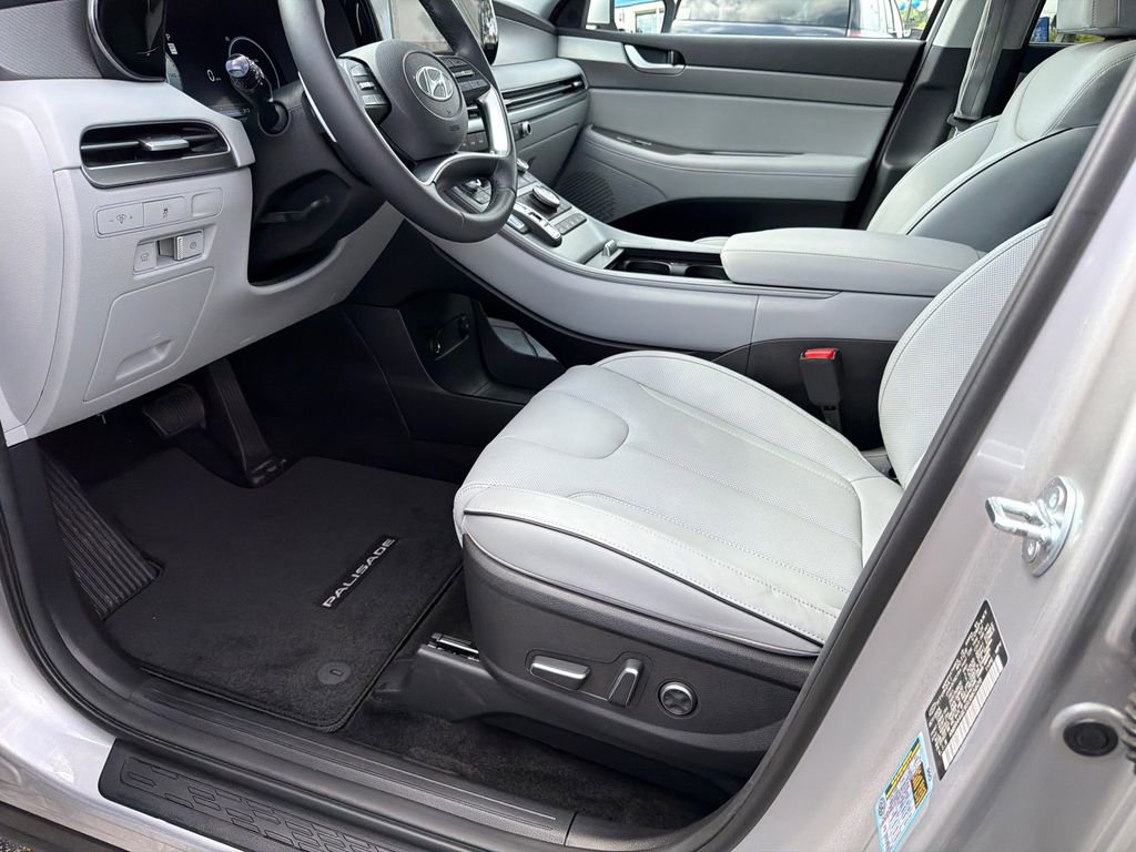 Used 2025 Hyundai Palisade SEL FWD image 9