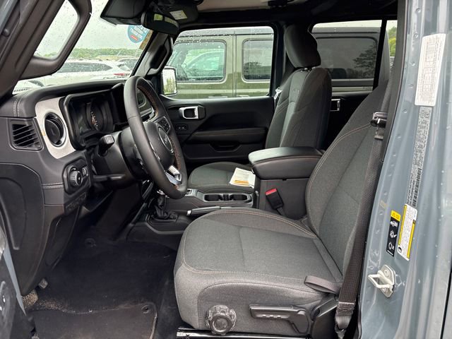 Used 2024 Jeep Wrangler Sahara AWD/4WD image 7