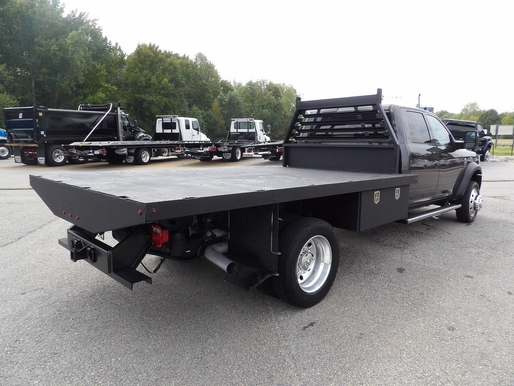 Used 2023 RAM 5500 Tradesman w/ Chrome Appearance Group AWD/4WD image 8