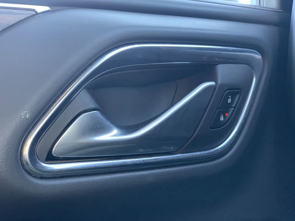 Used 2024 Chevrolet Suburban Premier image 16