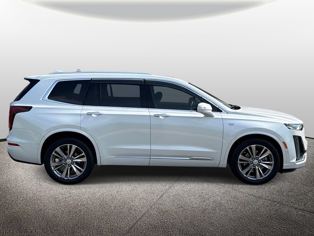 Used 2024 Cadillac XT6 Premium Luxury w/ Technology Package FWD image 4