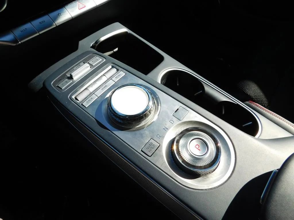 Used 2023 Genesis GV70 2.5T w/ Sport Prestige Package image 26