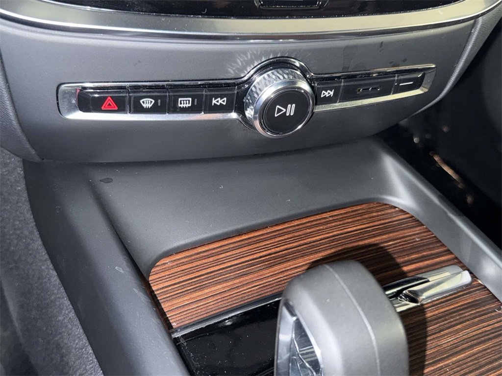 Used 2025 Volvo V60 B5 Cross Country Plus image 25