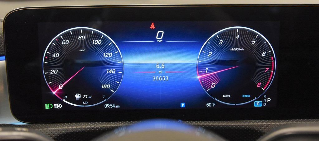 Used 2025 Mercedes-Benz CLA 250 4MATIC image 17