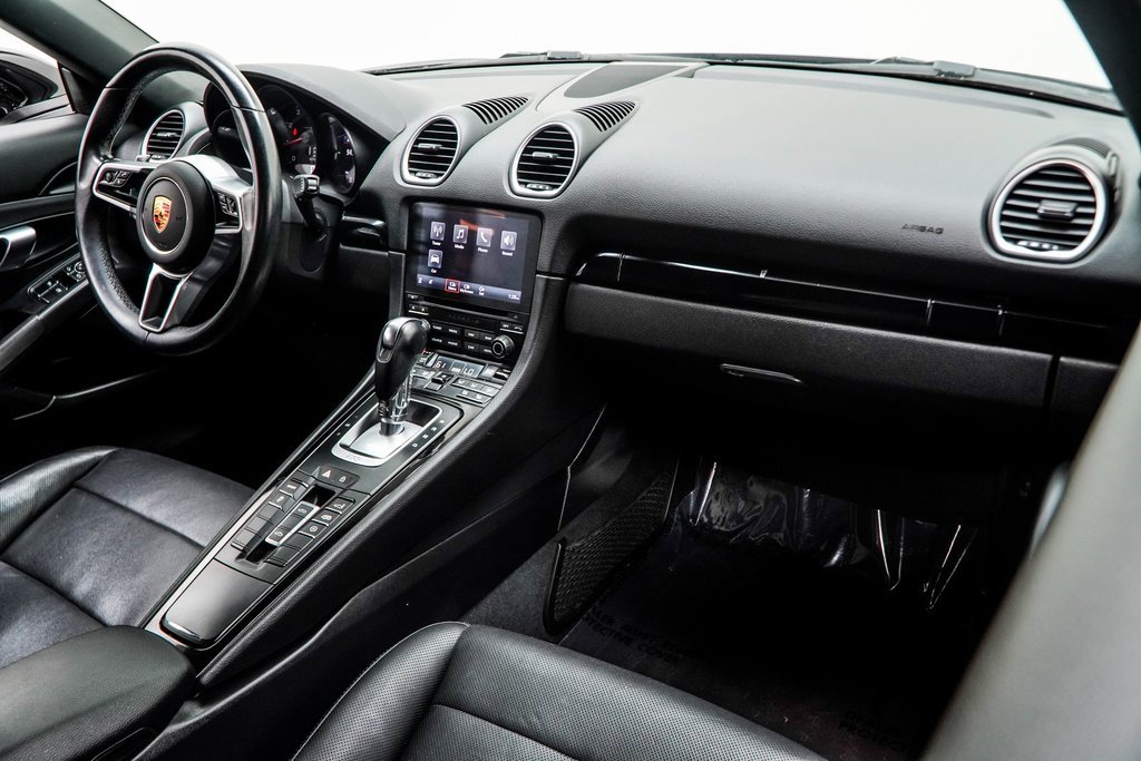 Used 2021 Porsche 718 Boxster image 18