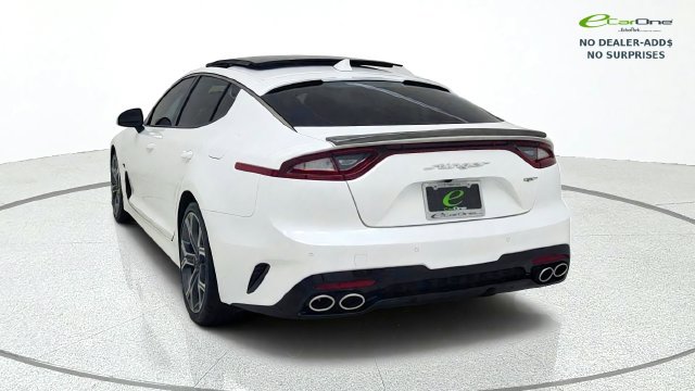 Used 2020 Kia Stinger GT1 RWD image 6
