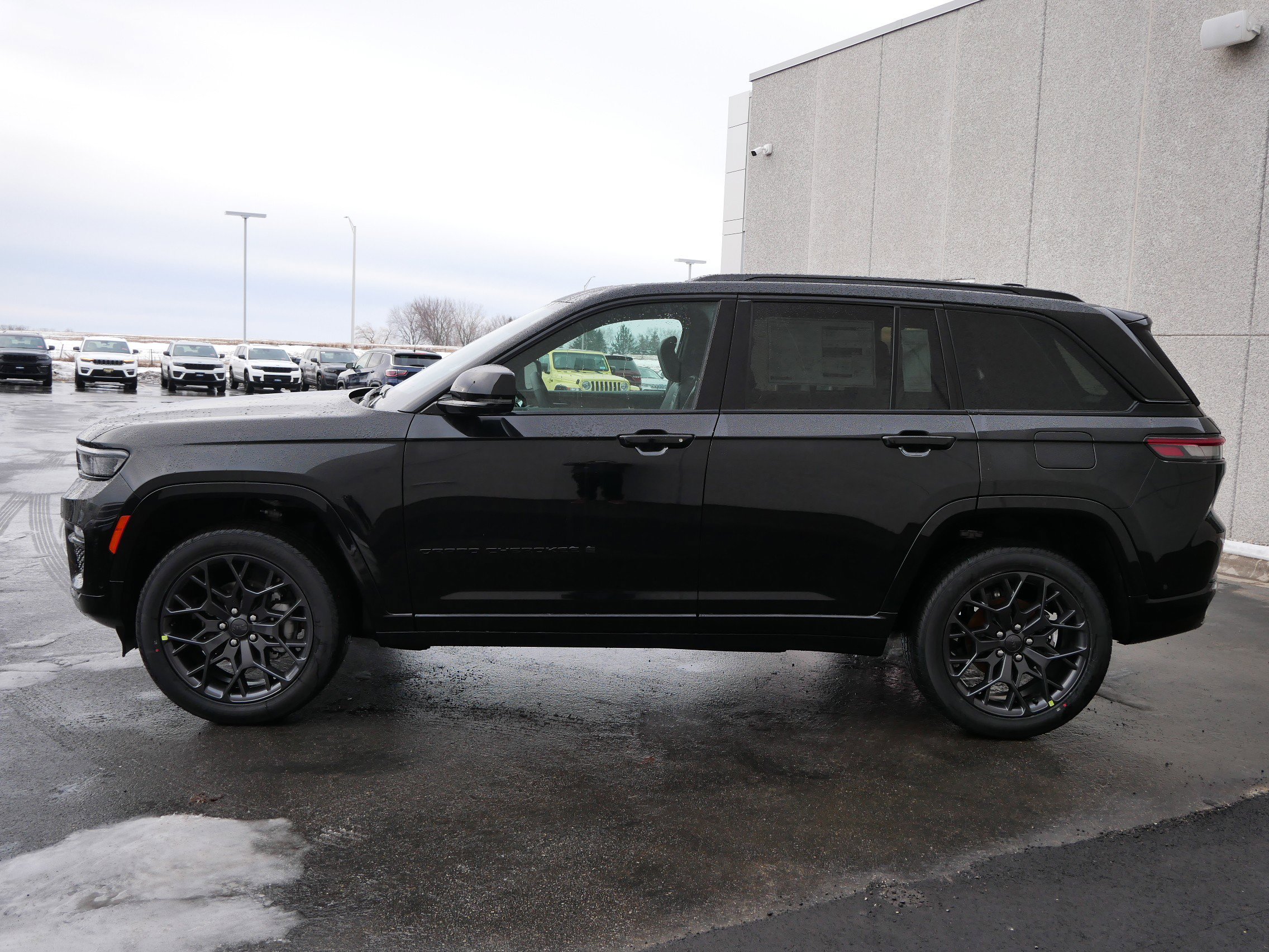 New 2025 Jeep Grand Cherokee Summit w/ Obsidian Package image 3