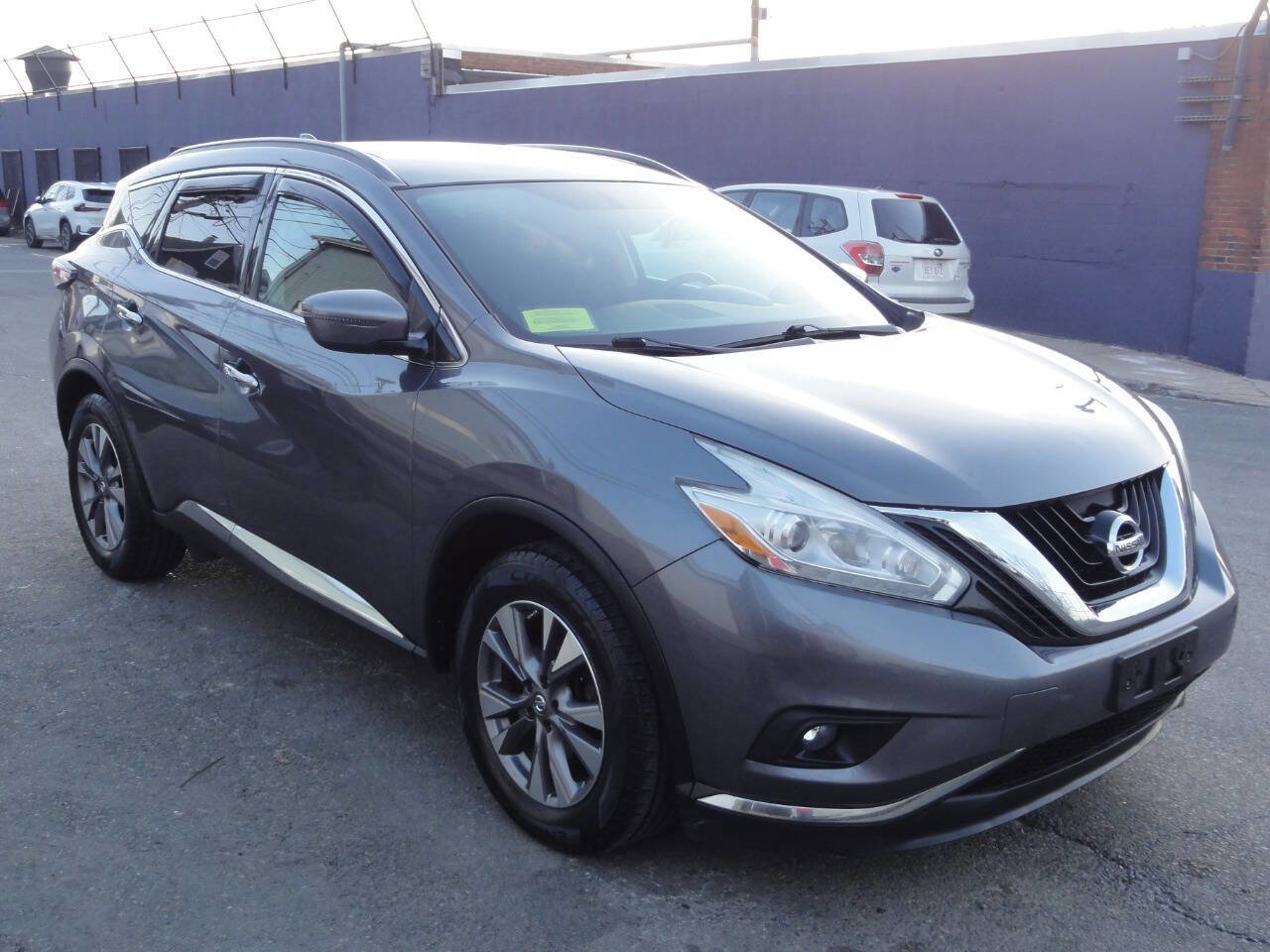 Used 2017 Nissan Murano SV image 2
