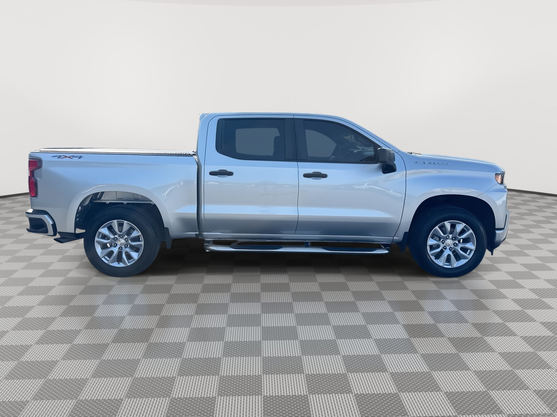 Used 2020 Chevrolet Silverado 1500 Custom w/ Custom Value Package AWD/4WD image 9