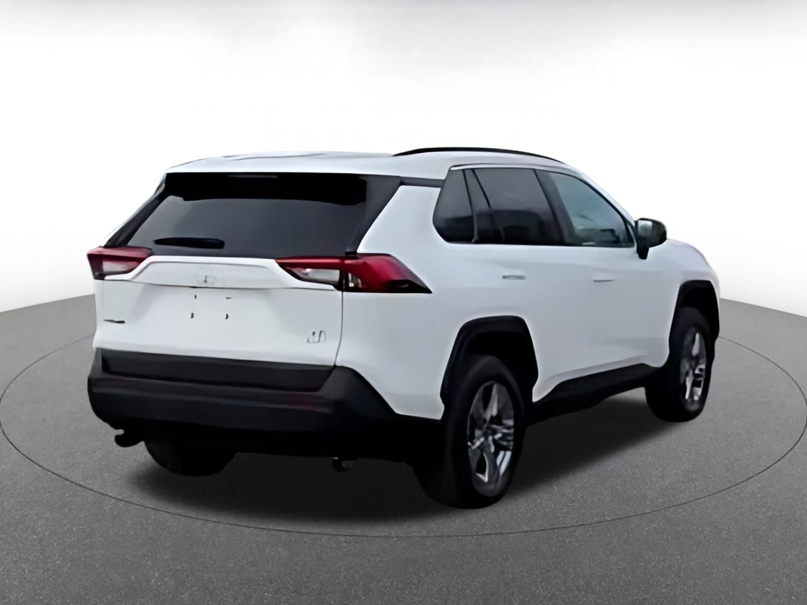 Used 2025 Toyota RAV4 LE image 7