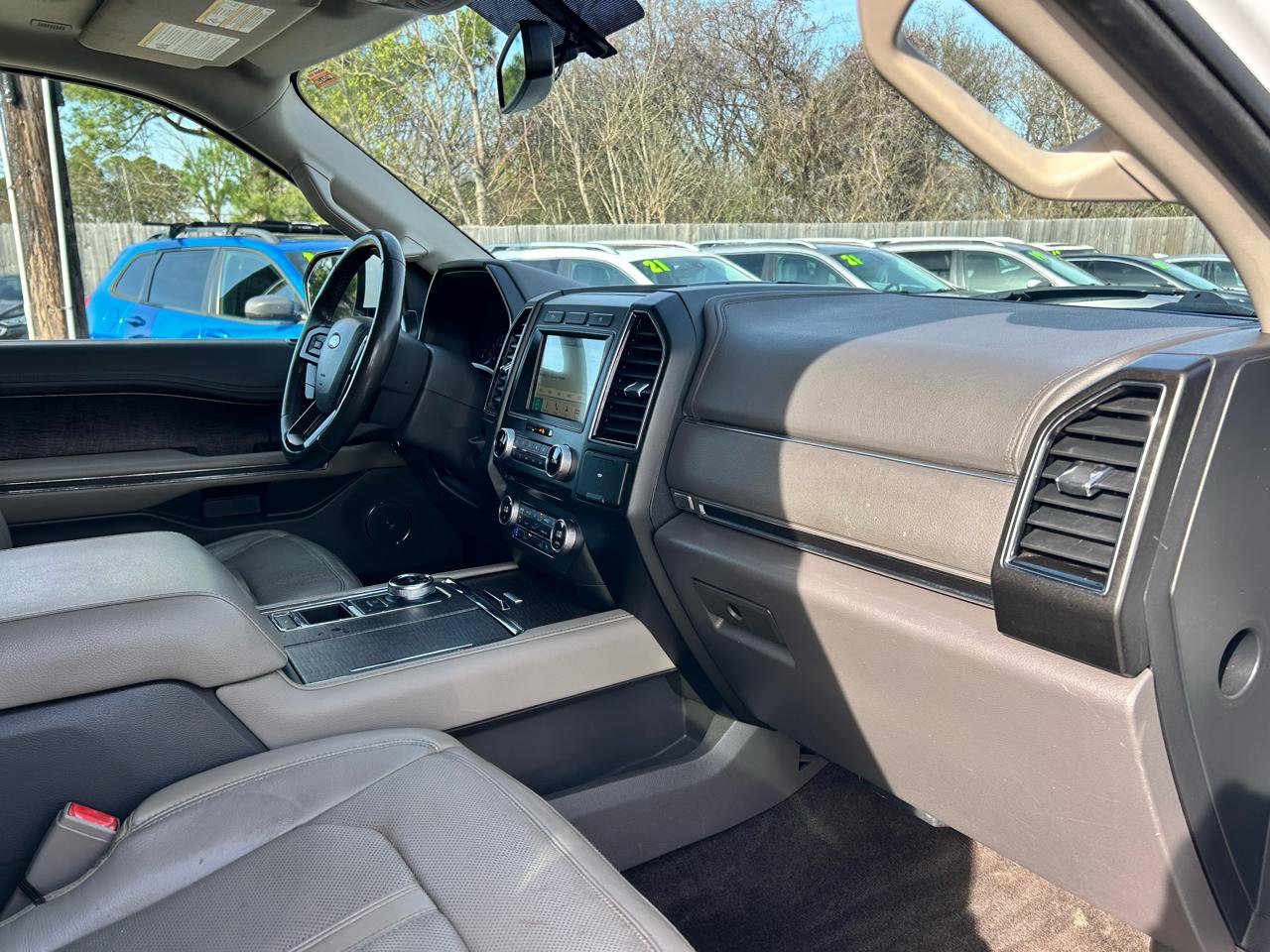 Used 2018 Ford Expedition Max Limited RWD image 11