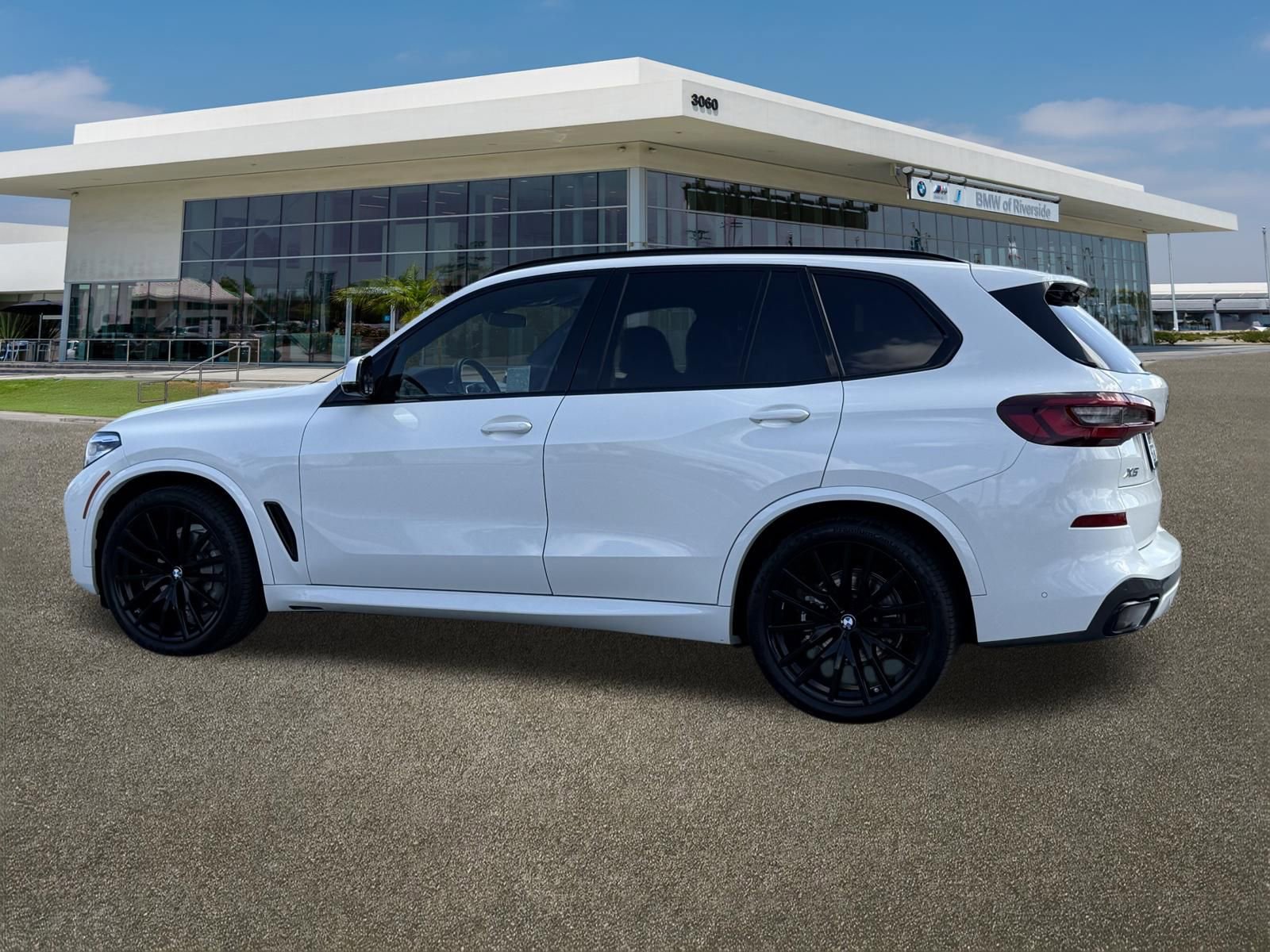 Used 2023 BMW X5 xDrive40i w/ M Sport Package image 7