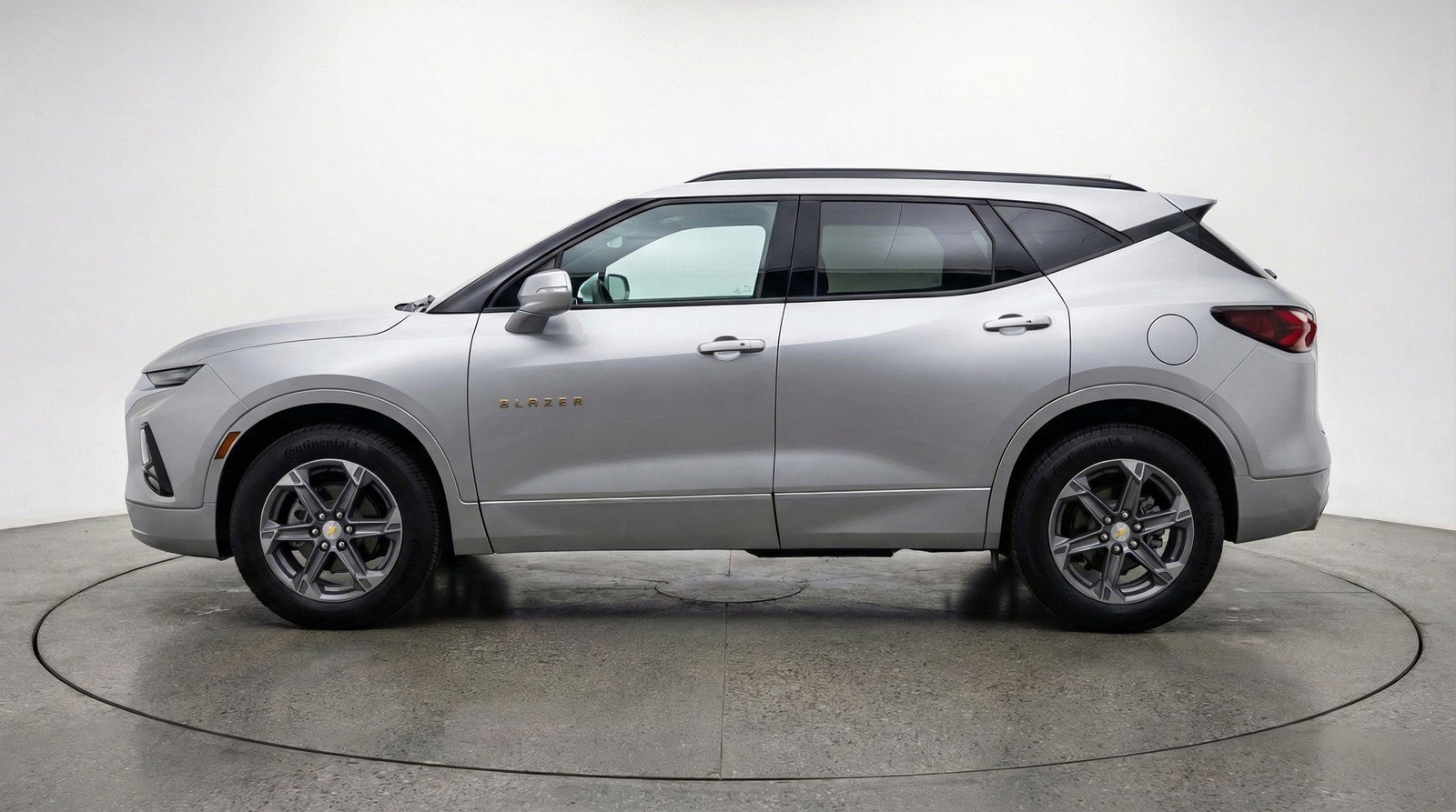 Used 2025 Chevrolet Blazer LT FWD image 5