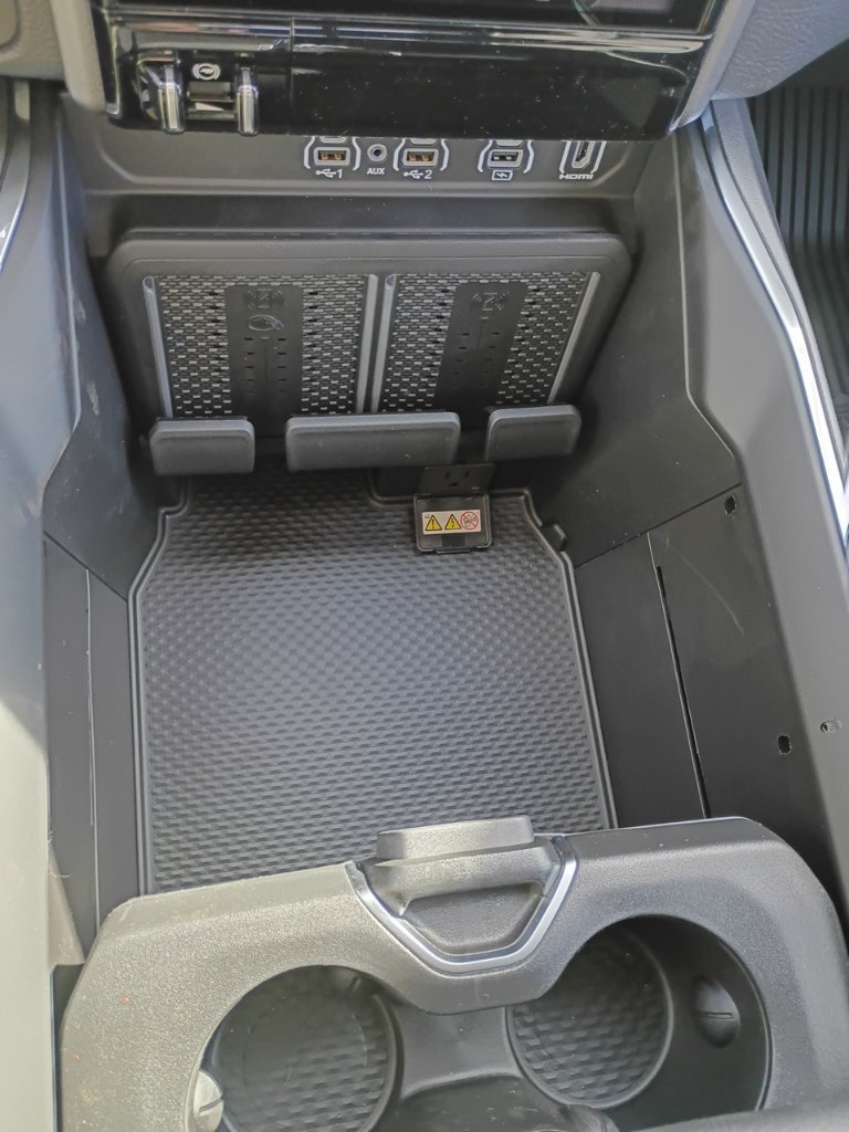 New 2026 RAM 1500 Laramie AWD/4WD image 17