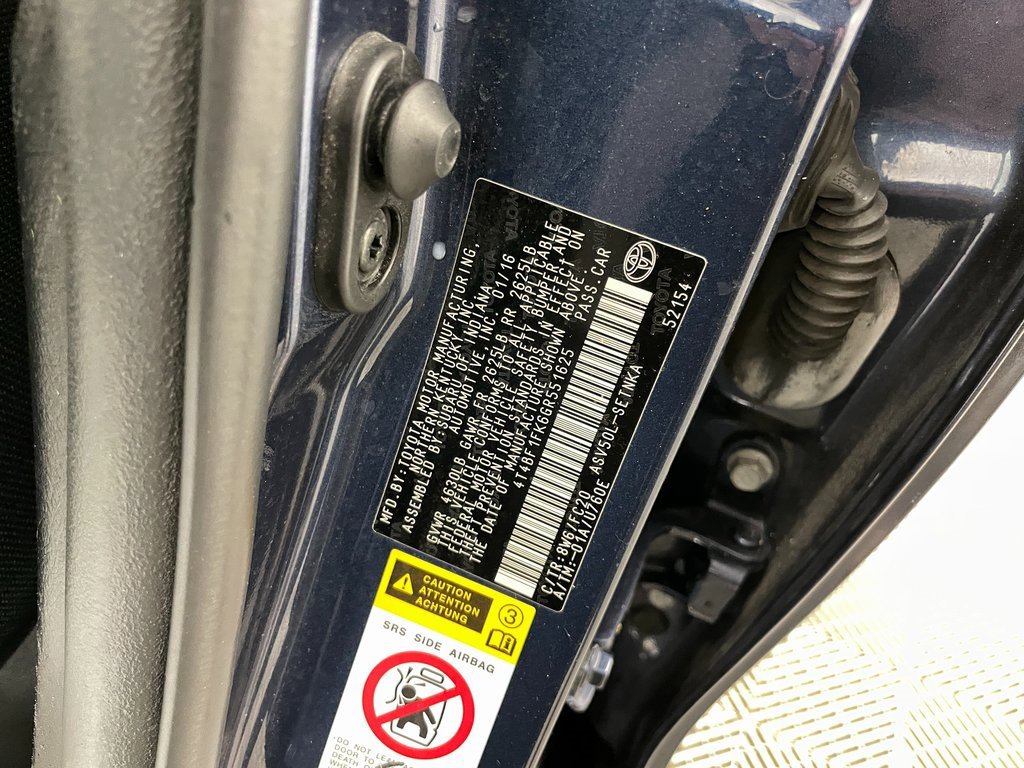 Used 2016 Toyota Camry LE image 30