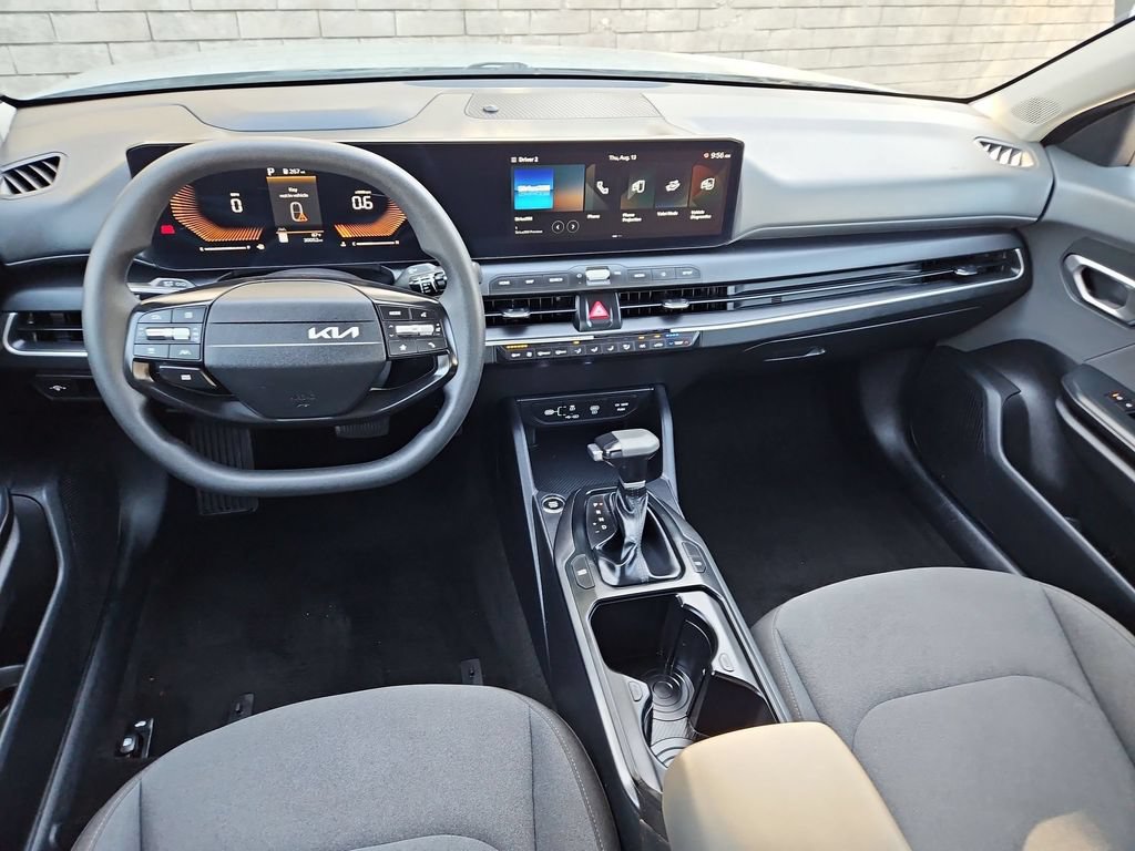 Used 2025 Kia K4 FWD image 26