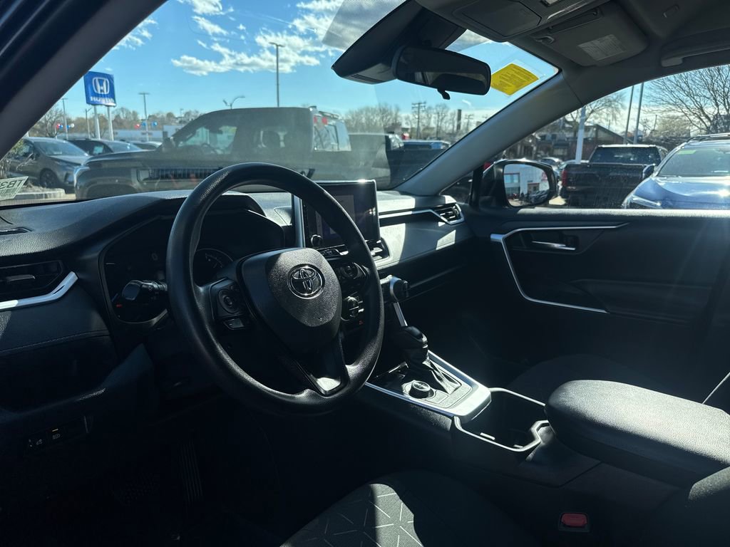 Used 2023 Toyota RAV4 AWD Hybrid image 13