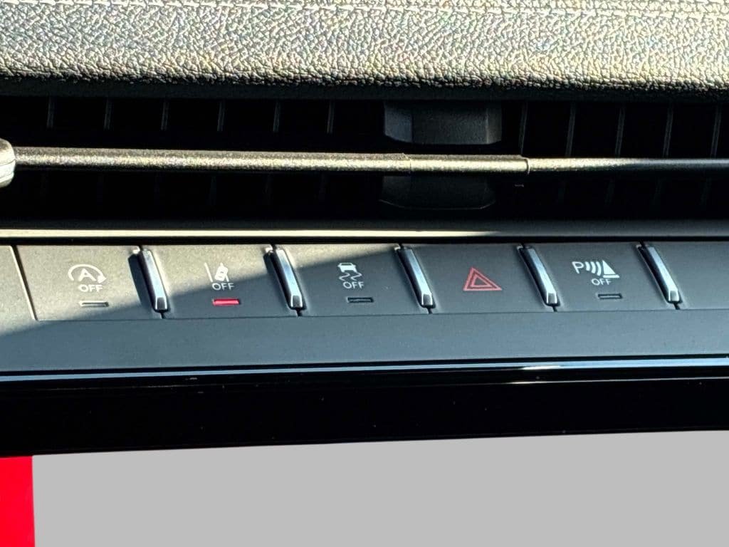 Certified 2026 Jeep Grand Cherokee Limited AWD/4WD image 35