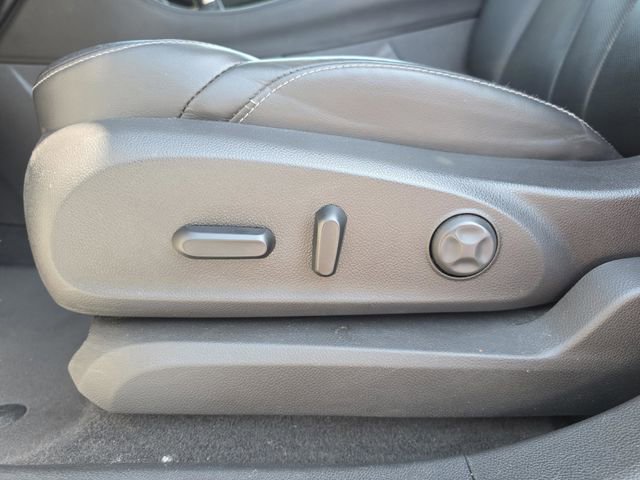 Used 2020 Buick Envision Essence AWD/4WD image 30