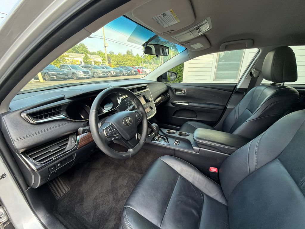 Used 2013 Toyota Avalon XLE FWD image 16