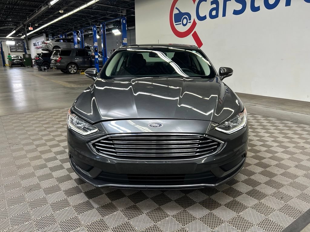 Used 2018 Ford Fusion SE FWD image 4