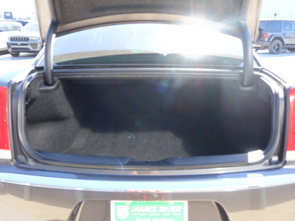 Used 2019 Chrysler 300 Touring w/ Driver Convenience Group RWD image 13