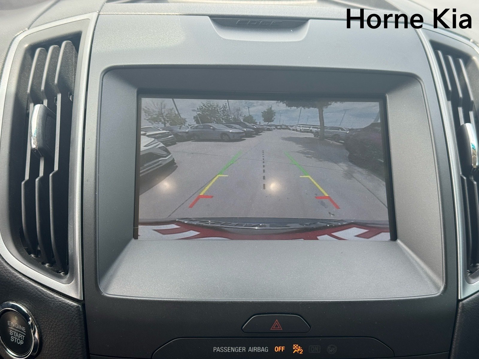 Used 2020 Ford Edge SE FWD image 22