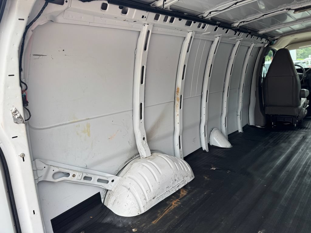 Used 2022 Chevrolet Express 3500 Extended RWD image 12