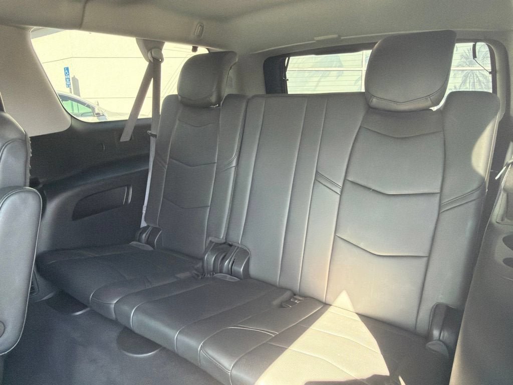 Used 2015 Cadillac Escalade ESV Luxury RWD image 11