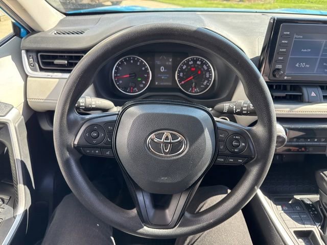 Used 2021 Toyota RAV4 XLE AWD/4WD image 14