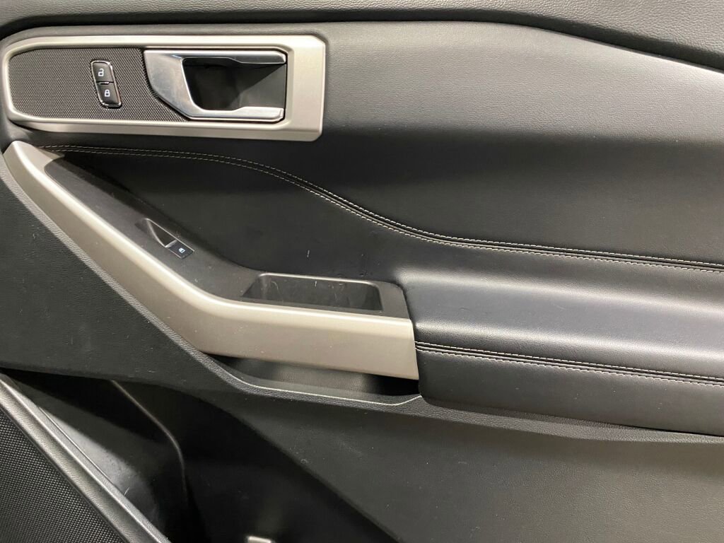 Used 2023 Ford Explorer XLT w/ Class IV Trailer Tow Package image 25