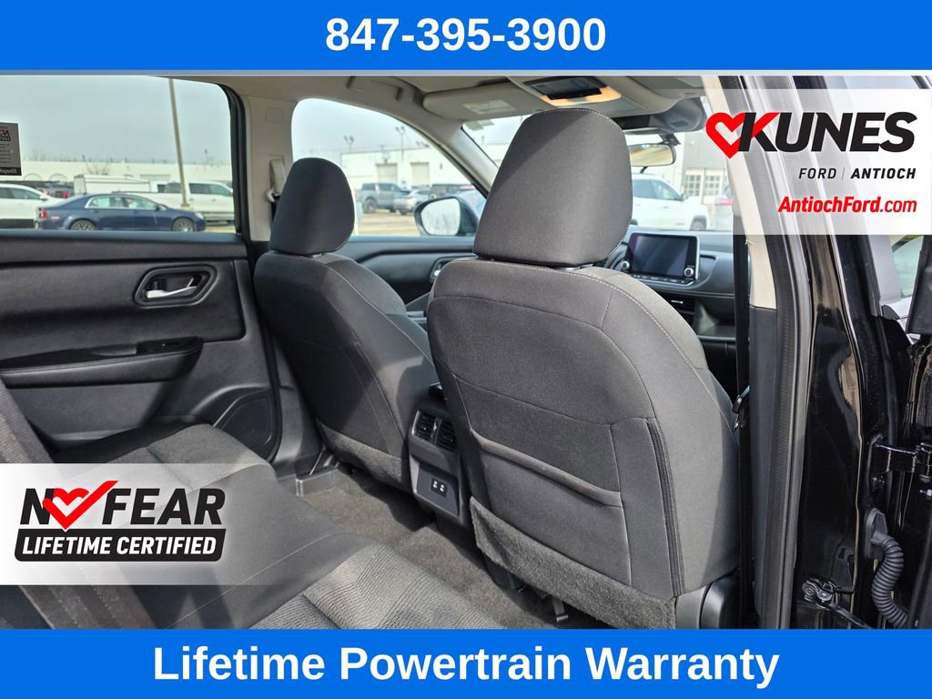 Used 2025 Nissan Rogue SV image 28